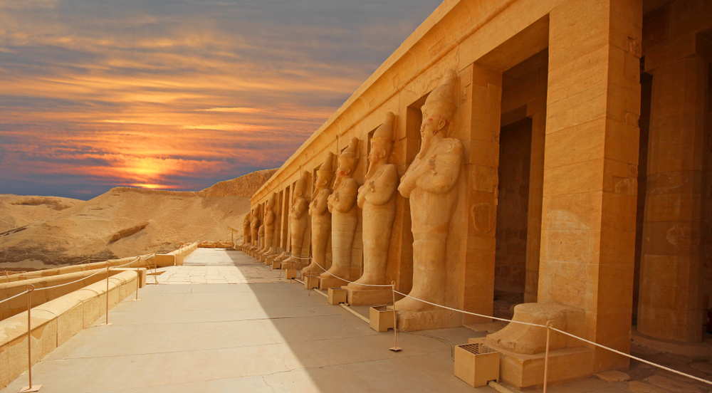 {"en":"Day Tour to Luxor from Hurghada"}