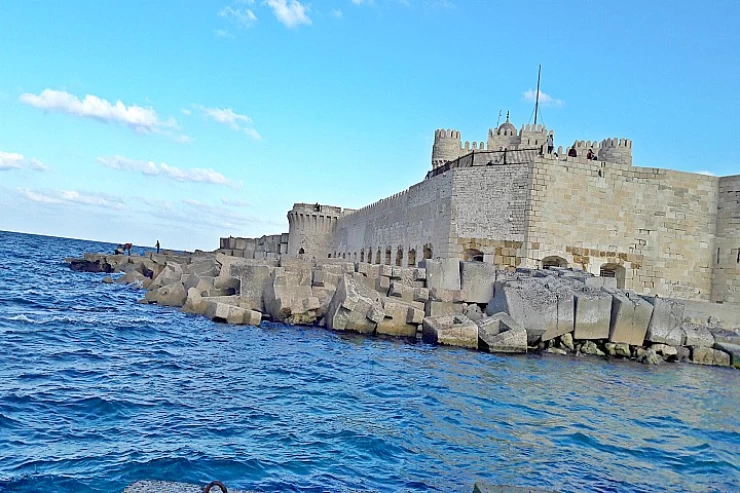 {"en":"Tour in Alexandria"}